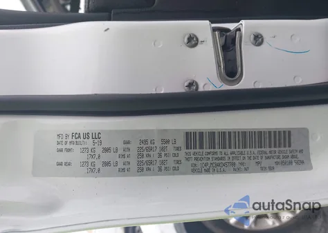 2019 Jeep Cherokee Latitude 4X4 z USA, uszkodzony, nr VIN 1C4PJMCB4KD457700